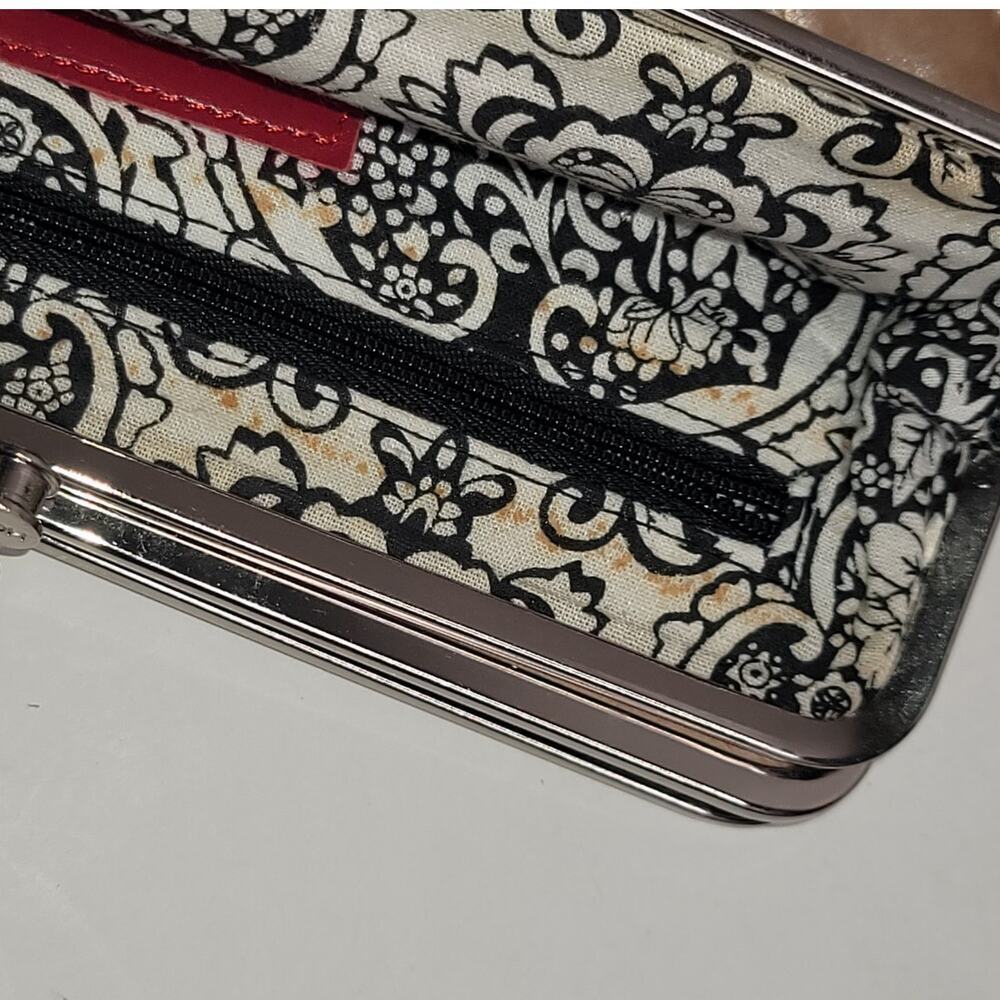 HOBO Lauren Clutch-Wallet - Picture 9 of 9